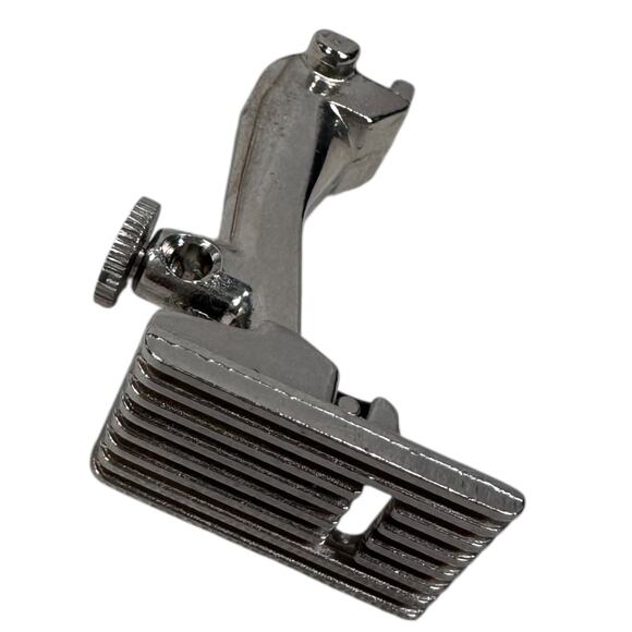 Bernina Sewing Machines 7 Grooves Pintuck Foot #32 Old Style 530-1630 Series - Picture 4 of 5